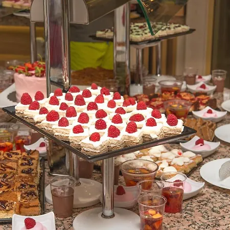 Отель Marina Sands Boutique